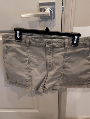Banana Republic Women's Shorts In Army Green